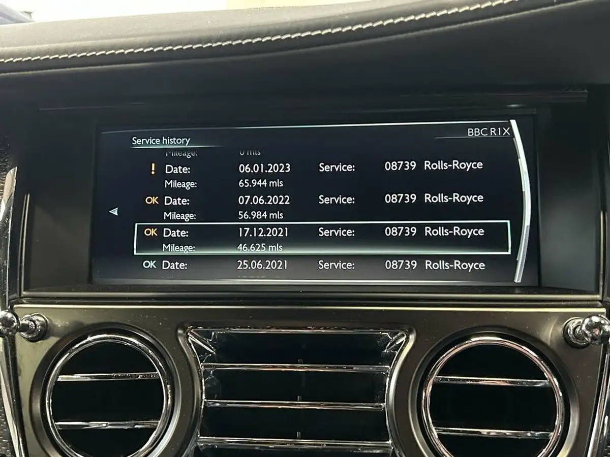 2018-rolls-royce-wraith-66-big-44