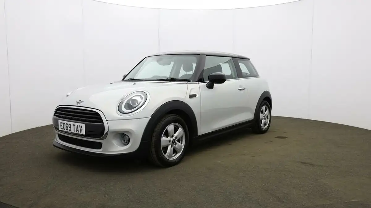 2019-mini-cooper-15-cooper-classic-hatchback-3d-big-35