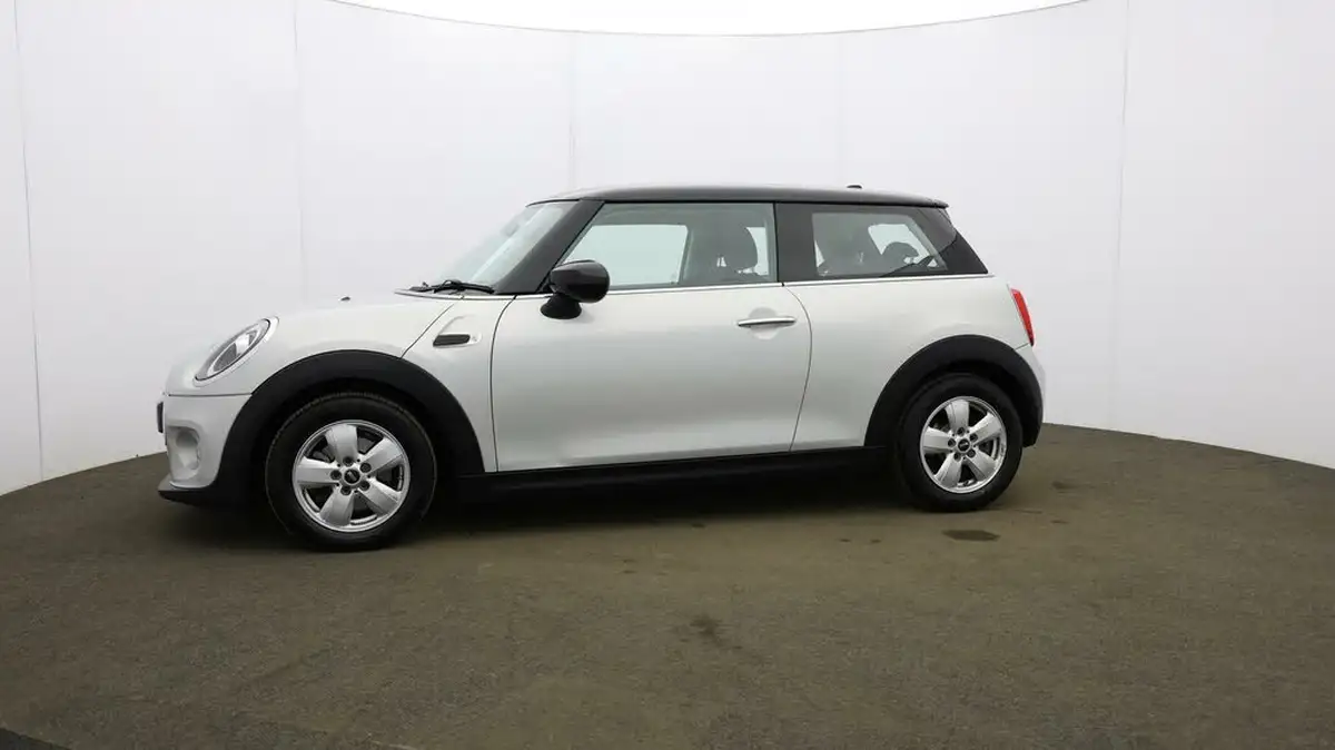 2019-mini-cooper-15-cooper-classic-hatchback-3d-big-31