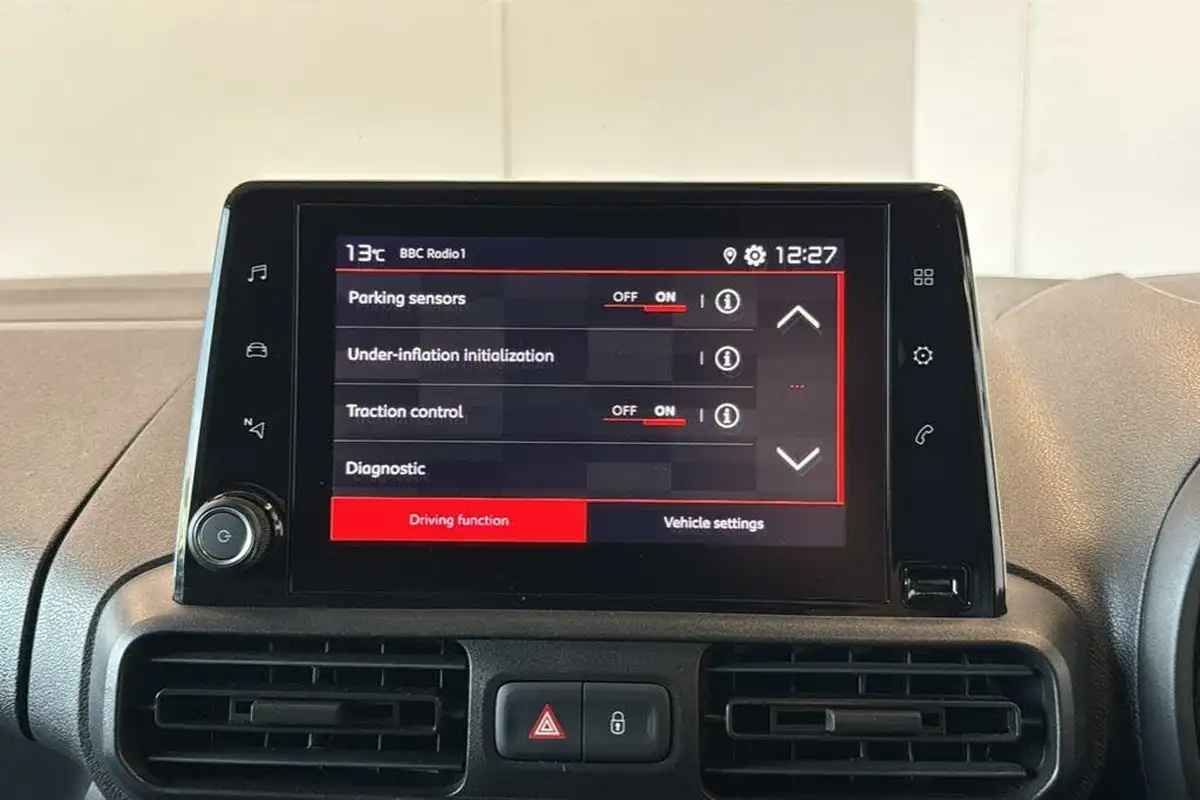 2021-citroen-berlingo-15bluehdi-1000-enterprise-100pseu6dt-e-ss-panel-big-27