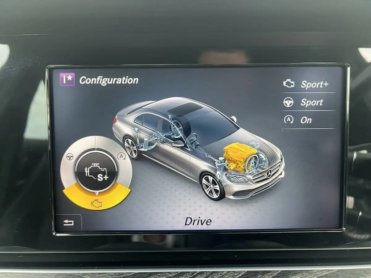 2016-mercedes-benz-e-class-20d-e220d-amg-line-ss-saloon-4d-big-32