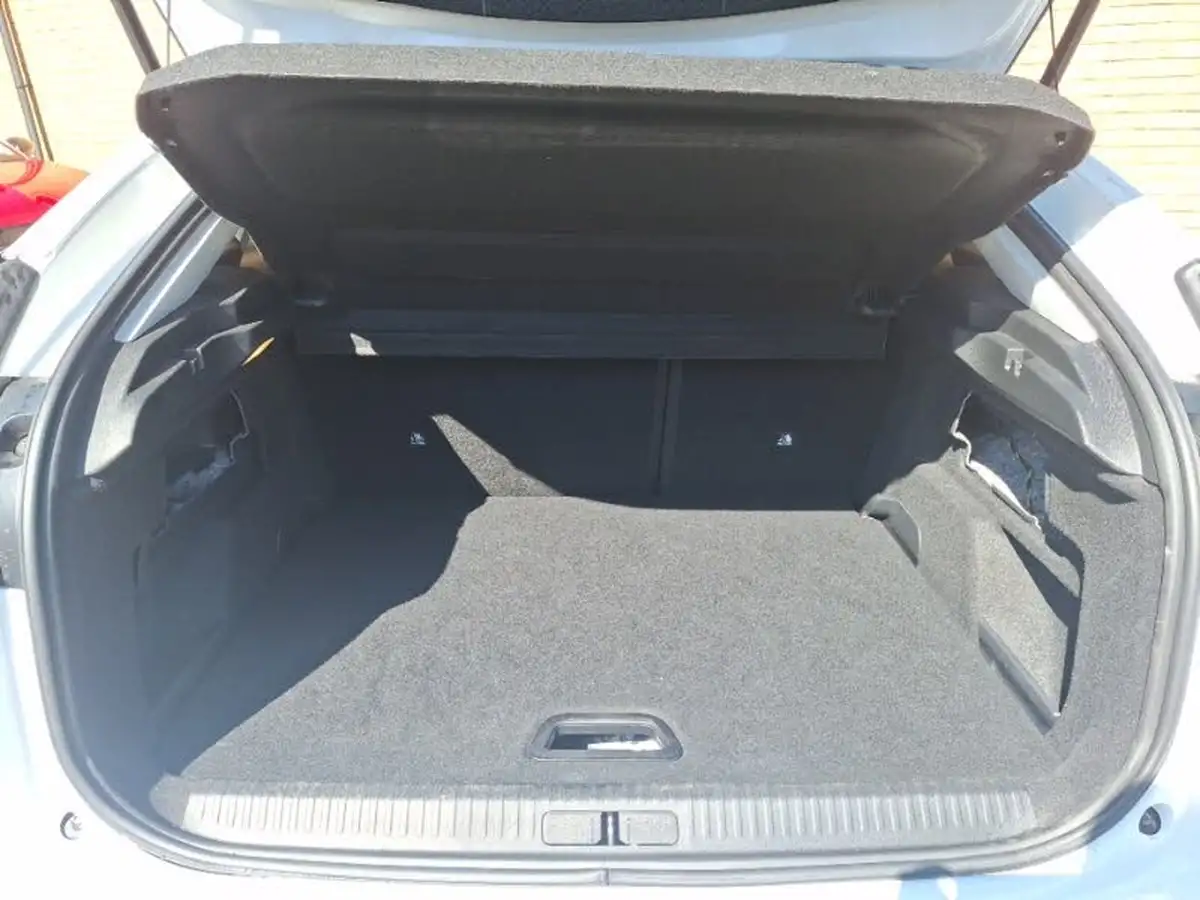 2022-citroen-c4-12-puretech-shine-130ps-big-7