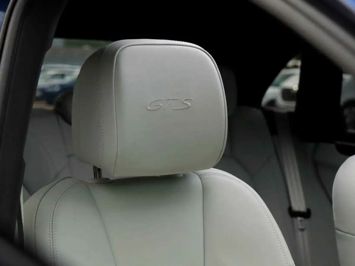 2024-porsche-macan-29-v6-gts-big-24