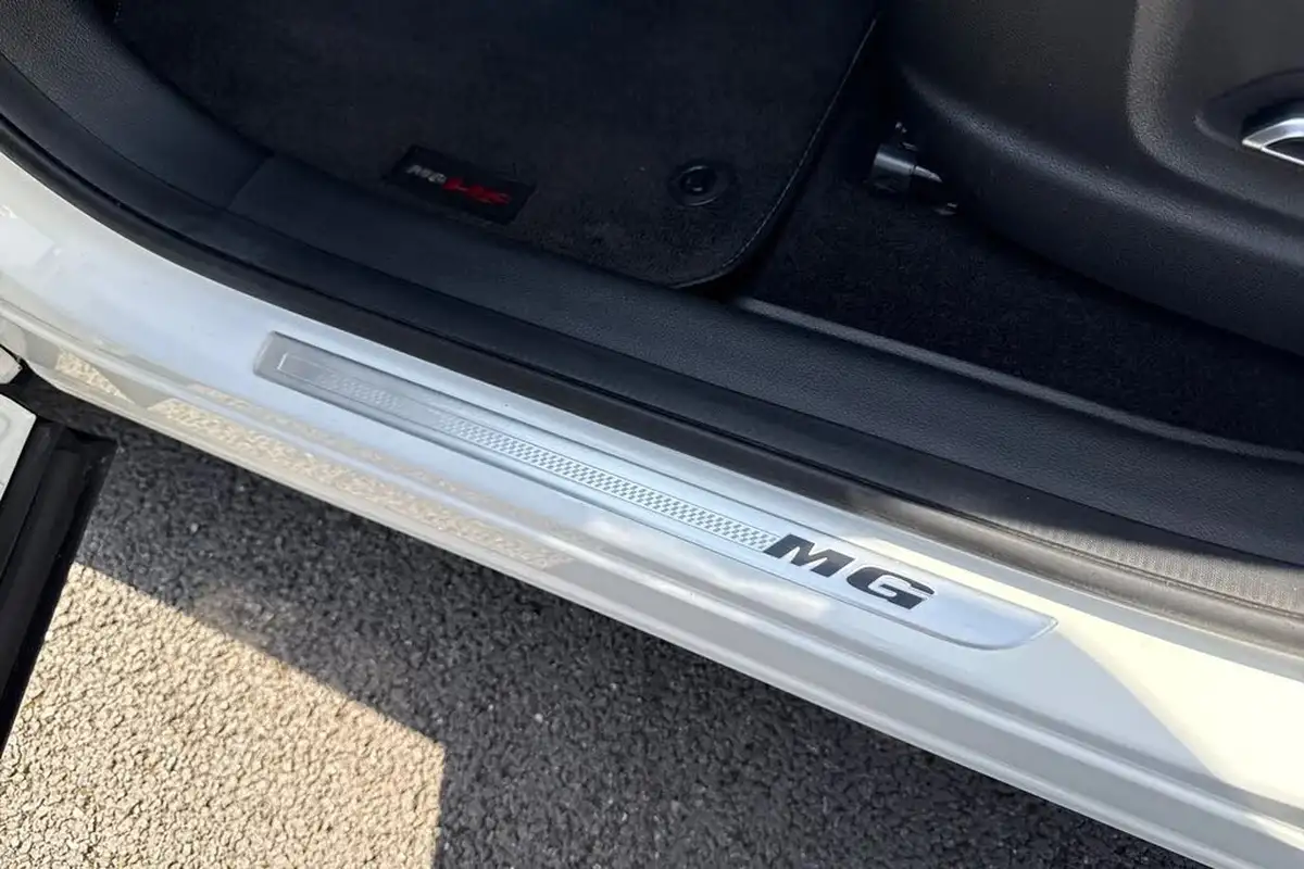 2022-mg-hs-15t-gdi-exclusive-162ps-dct-big-36