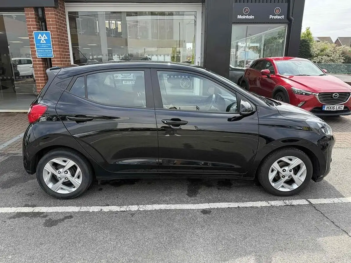2022-hyundai-i10-10-se-connect-big-7