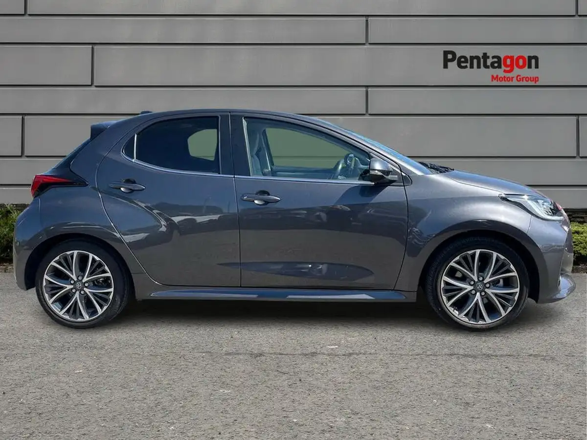 2021-toyota-yaris-15-vvt-i-excel-big-13