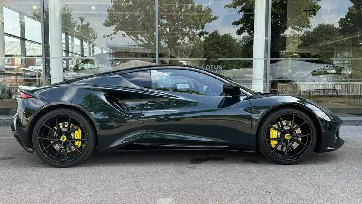2023-lotus-emira-35-first-edition-v6-big-1