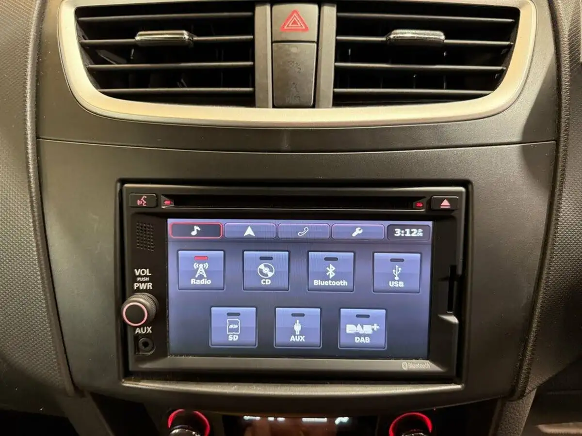 2014-suzuki-swift-12-sz4-94ps-nav-5d-at-big-24