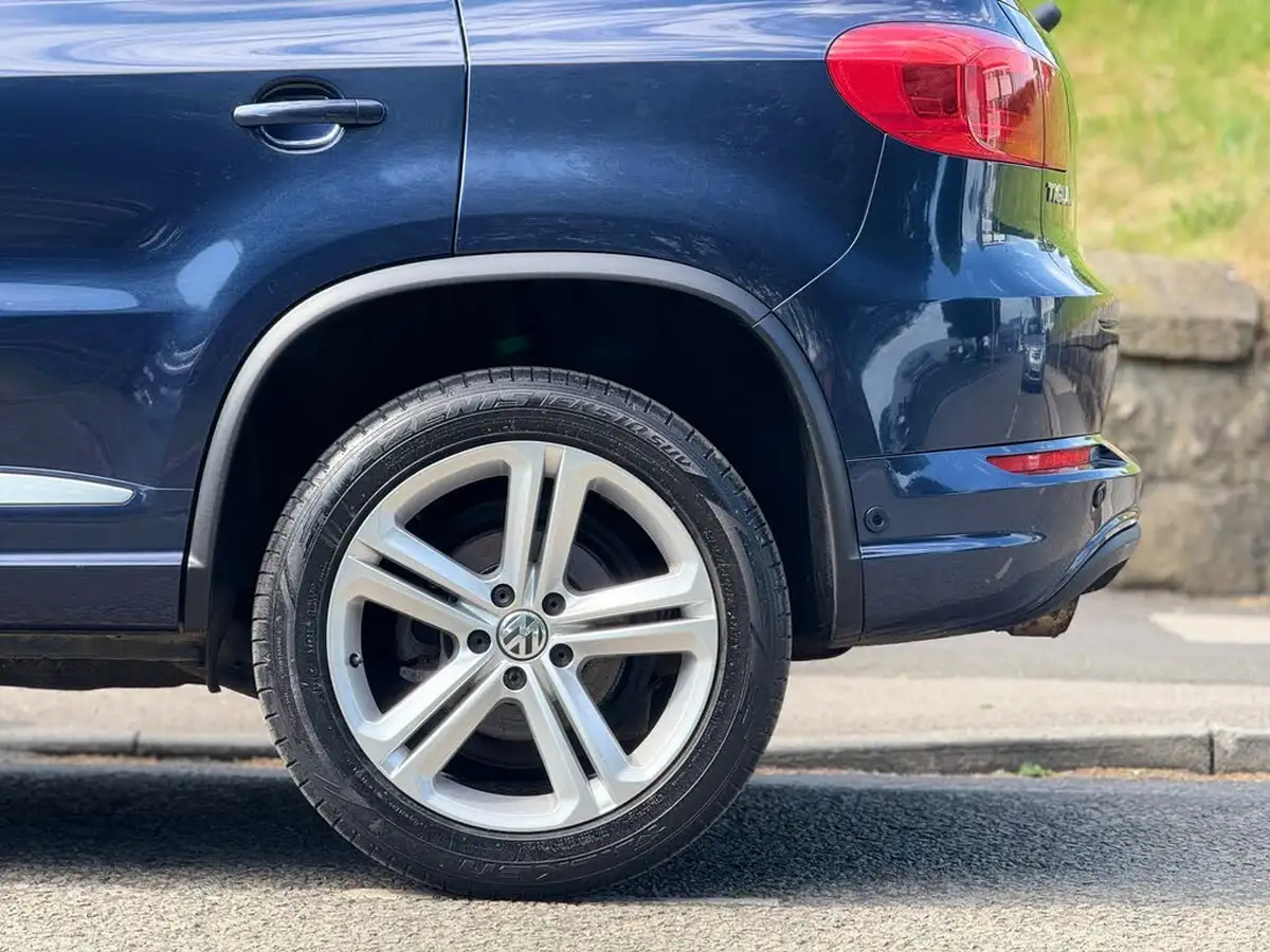 2015-volkswagen-tiguan-20tdi-r-line-140ps-4motion-r-line-bmt-ss-dsg-big-56