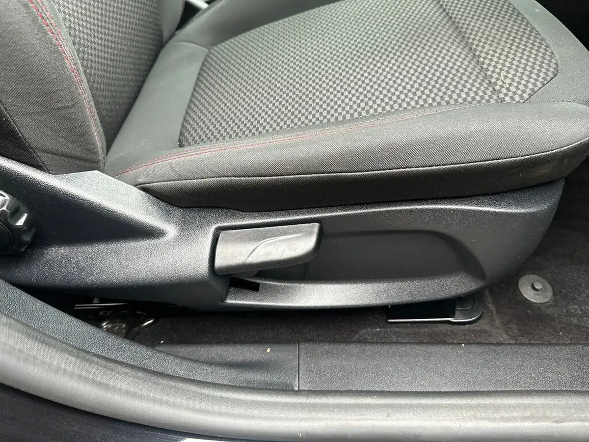 2021-ford-fiesta-10t-st-line-155ps-hybrid-mhev-5d-big-29