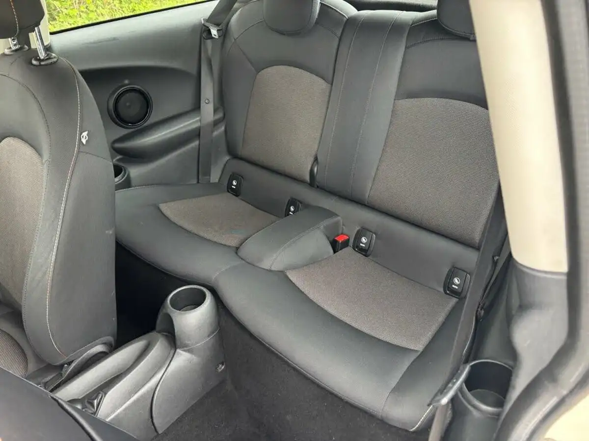 2015-mini-cooper-12-one-ss-3d-big-13