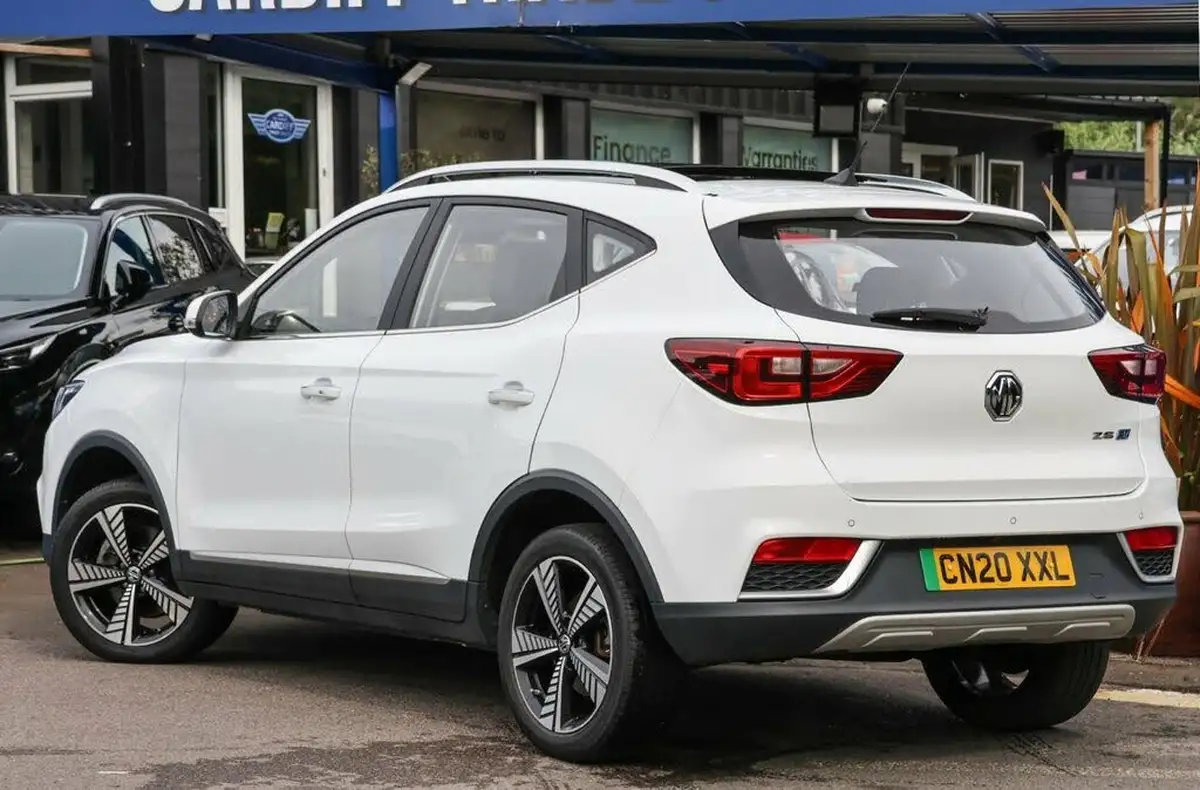 2020-mg-zs-suv-e-exclusive-ev-big-15