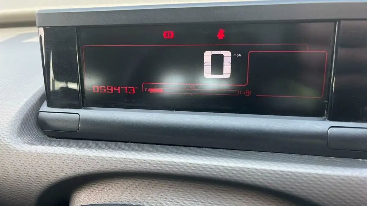 2016-citroen-c4-cactus-12-puretech-touch-big-8