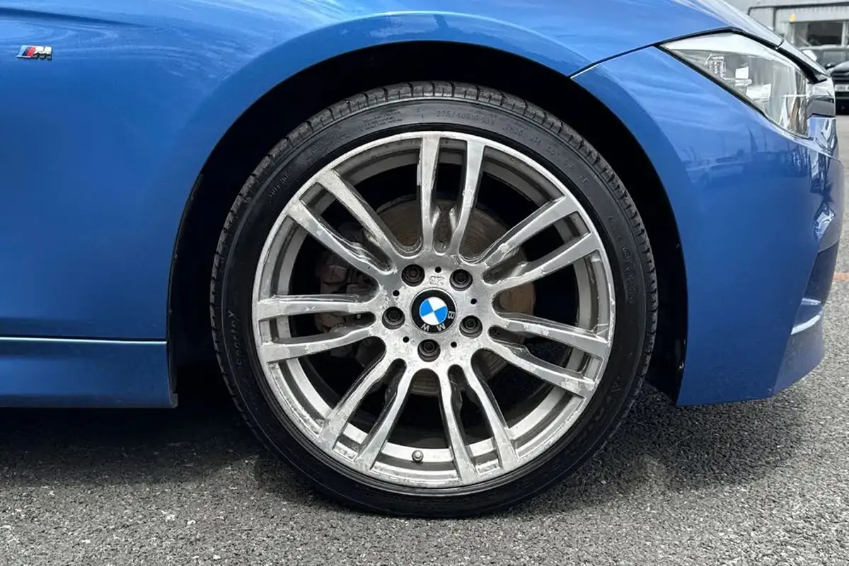 2015-bmw-3-series-20td-320d-xdrive-m-sport-184bhp-saloon-4d-big-9