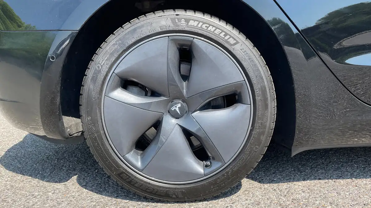 2021-tesla-model-3-e-long-range-awd-big-18