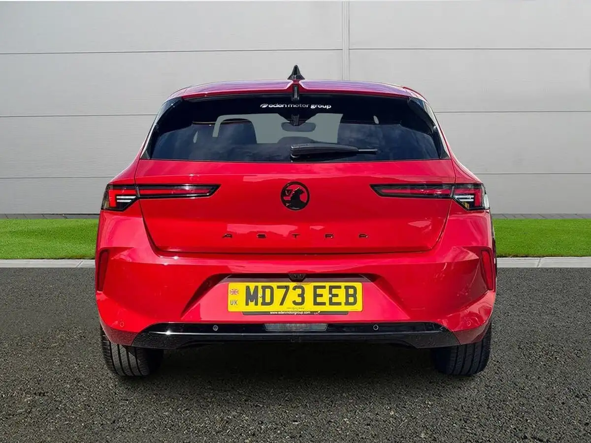 2023-vauxhall-astra-big-5