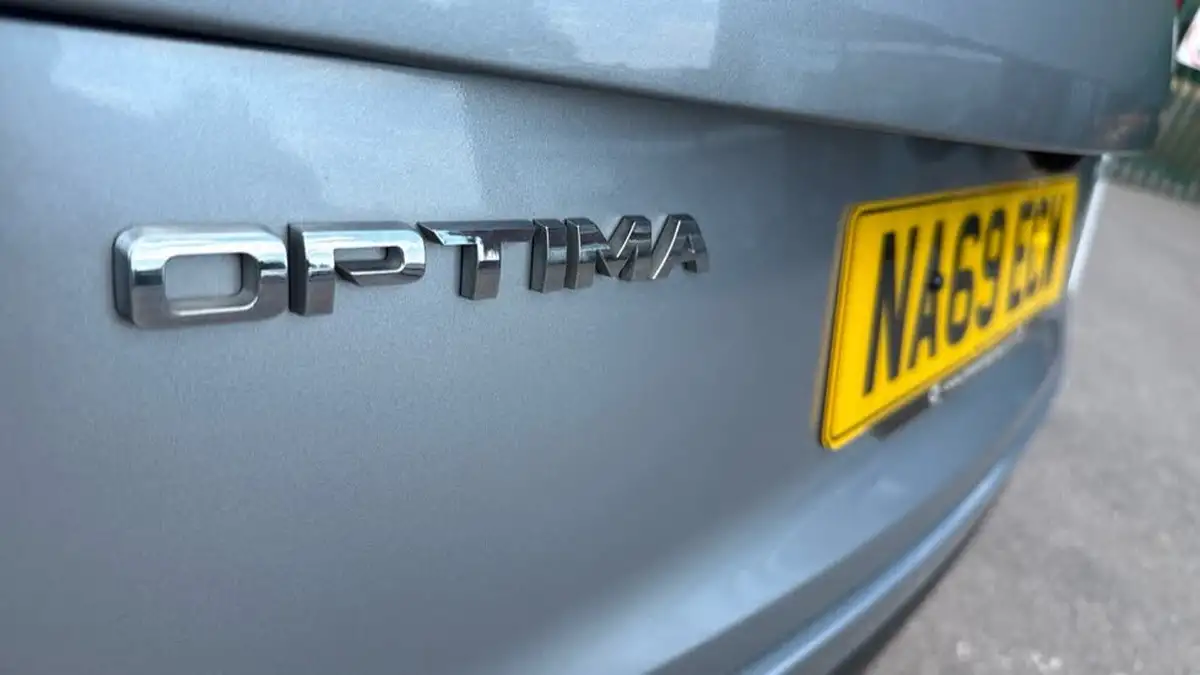 2020-kia-optima-20-gdi-phev-big-27