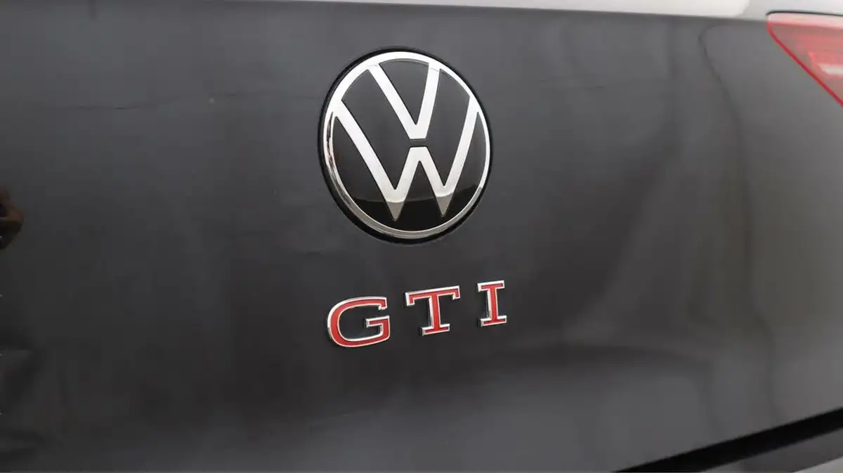 2021-volkswagen-golf-20-tsi-gti-dsg-big-20