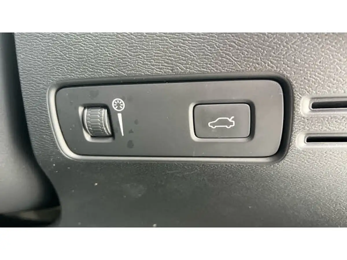 2020-volvo-xc40-20-b4-r-design-pro-big-35