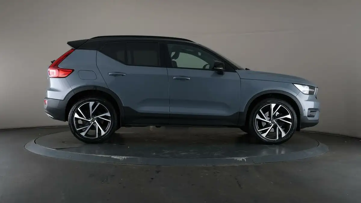 2019-volvo-xc40-20-t5-r-design-big-59