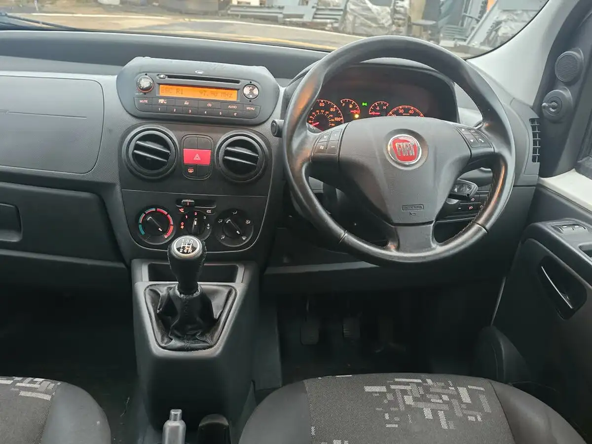 2011-fiat-qubo-big-16