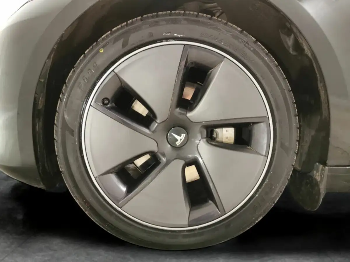 2022-tesla-model-3-e-rwd-big-28