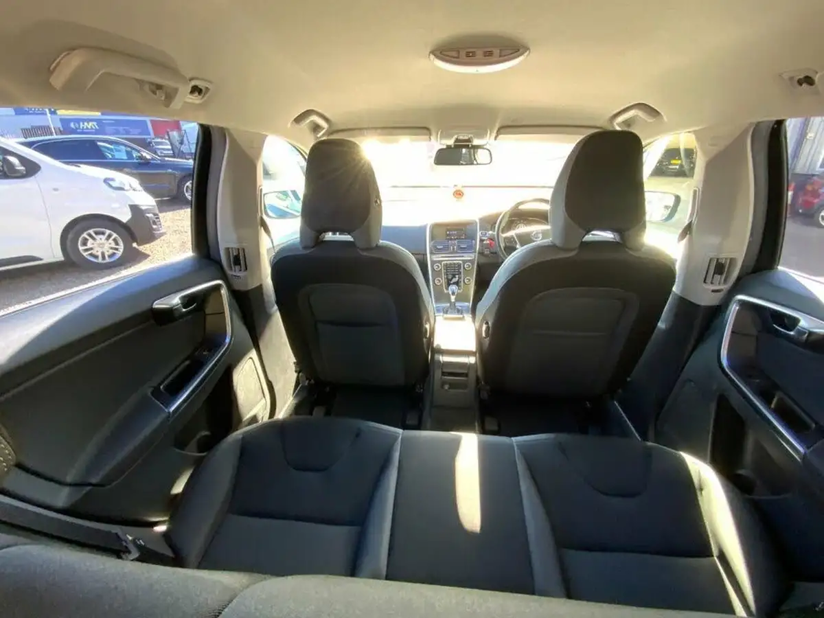 2013-volvo-xc60-24td-d4-se-163ps-geartronic-big-25