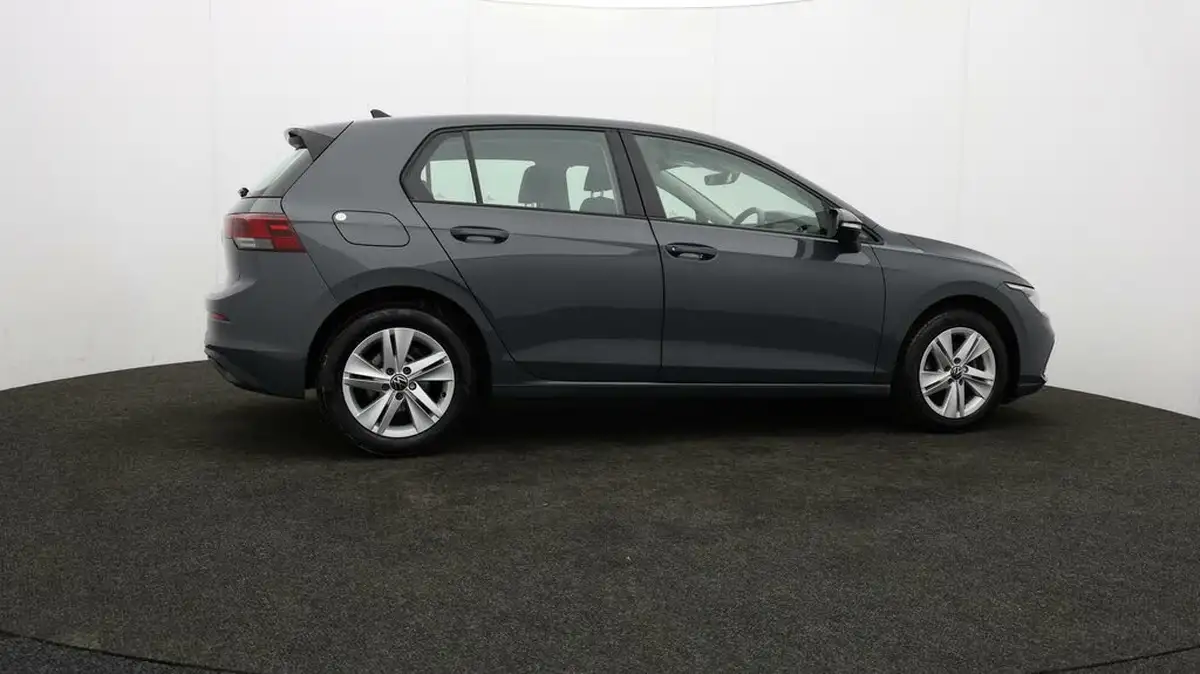 2022-volkswagen-golf-15-tsi-life-130ps-hatchback-big-39