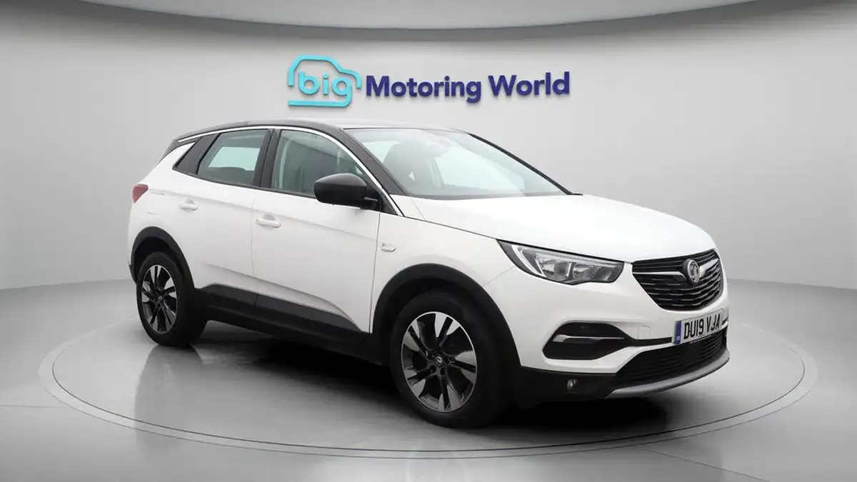 2019-vauxhall-grandland-x-12-sport-nav-big-1
