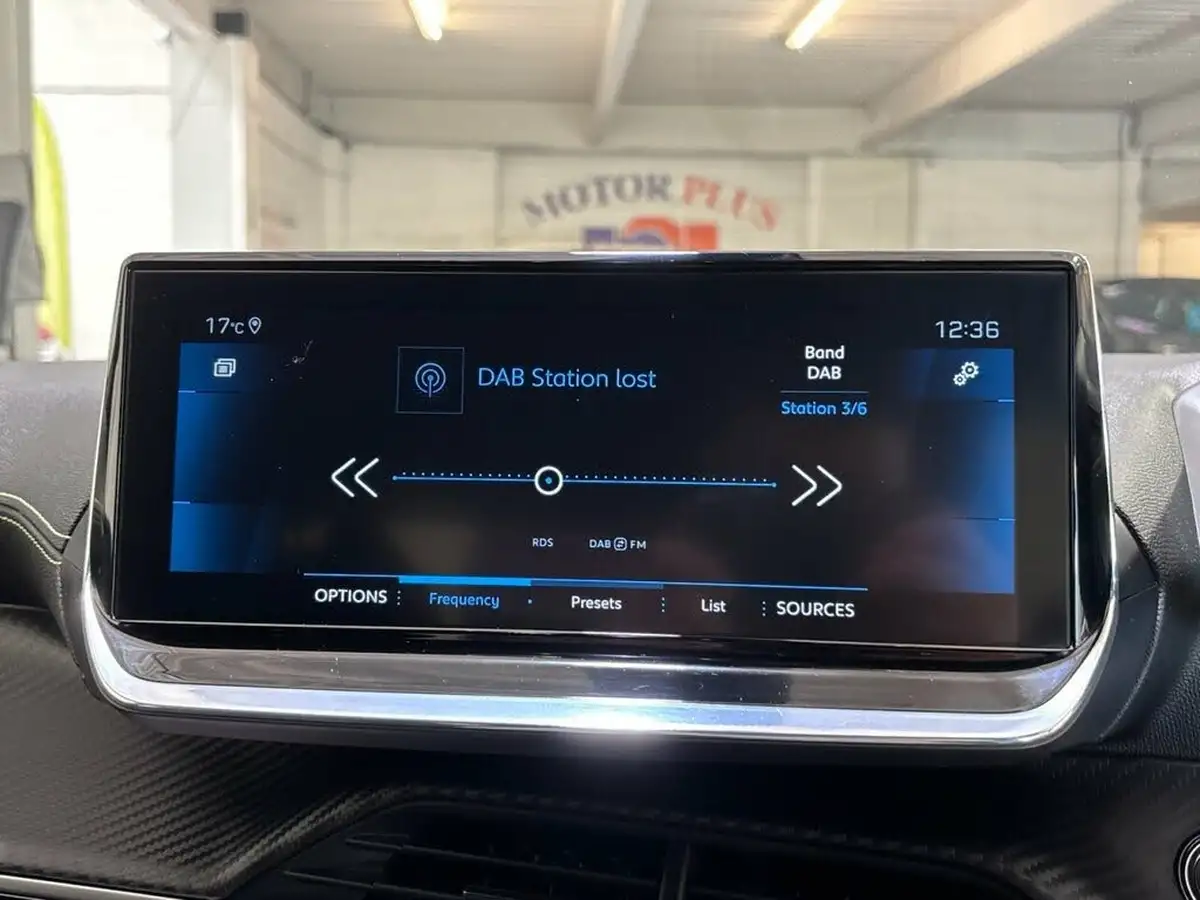 2021-peugeot-2008-suv-15-bluehdi-gt-big-27