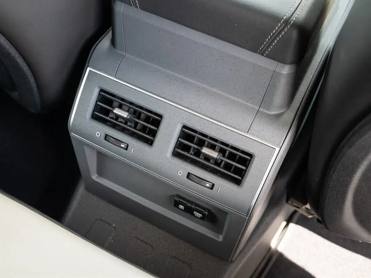 2024-ineos-grenadier-30-286pseu6d2-seat-commercial-panel-van-big-27