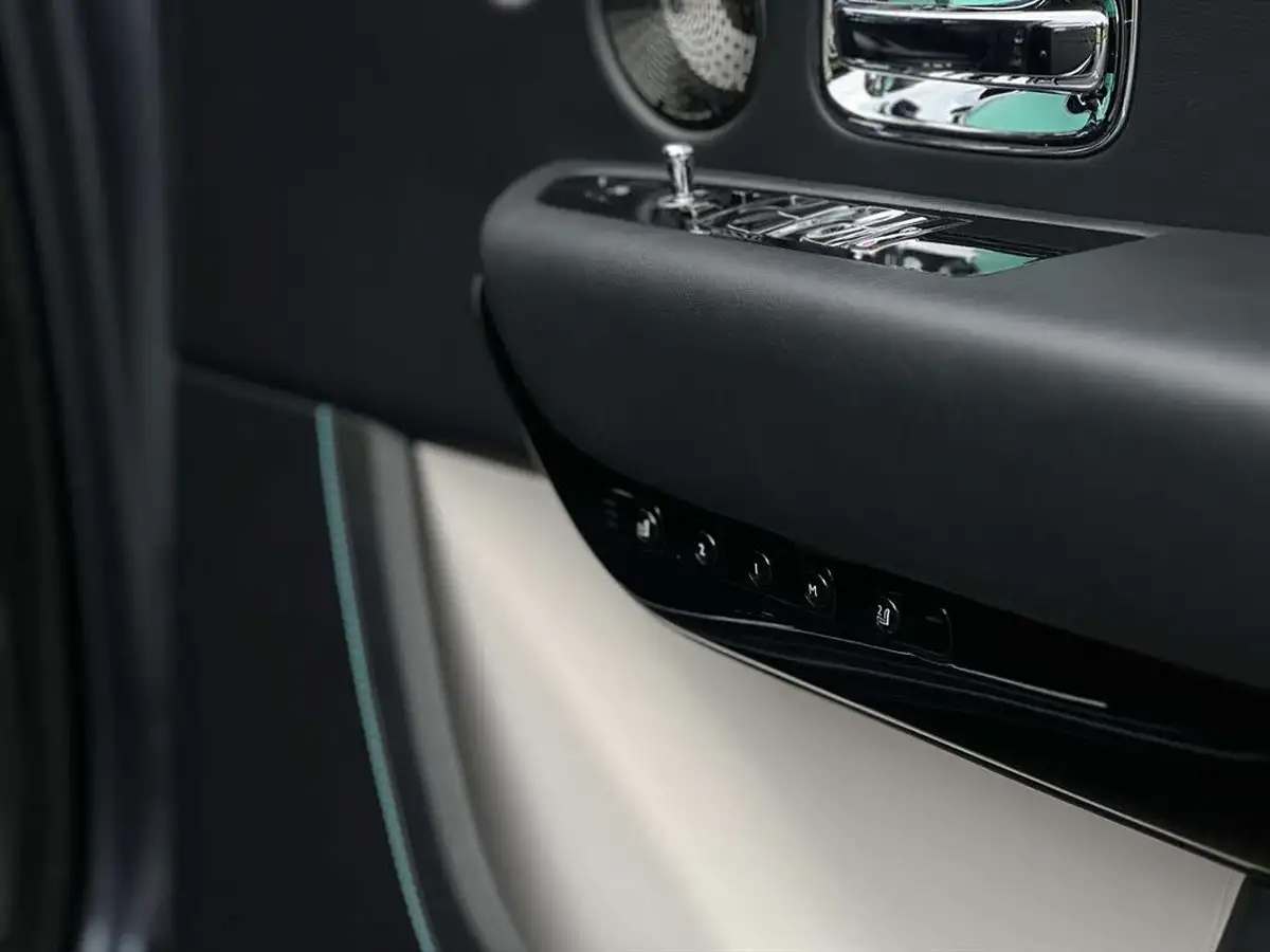 2022-rolls-royce-cullinan-675-big-46