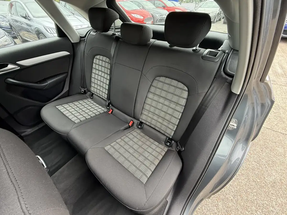 2016-audi-q3-14-tfsi-se-s-tronic-big-45