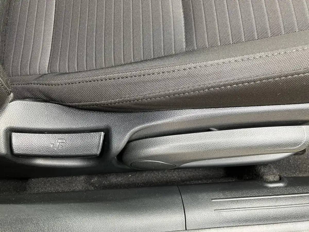 2021-hyundai-i20-10-t-gdi-se-connect-eclutch-imt-big-30