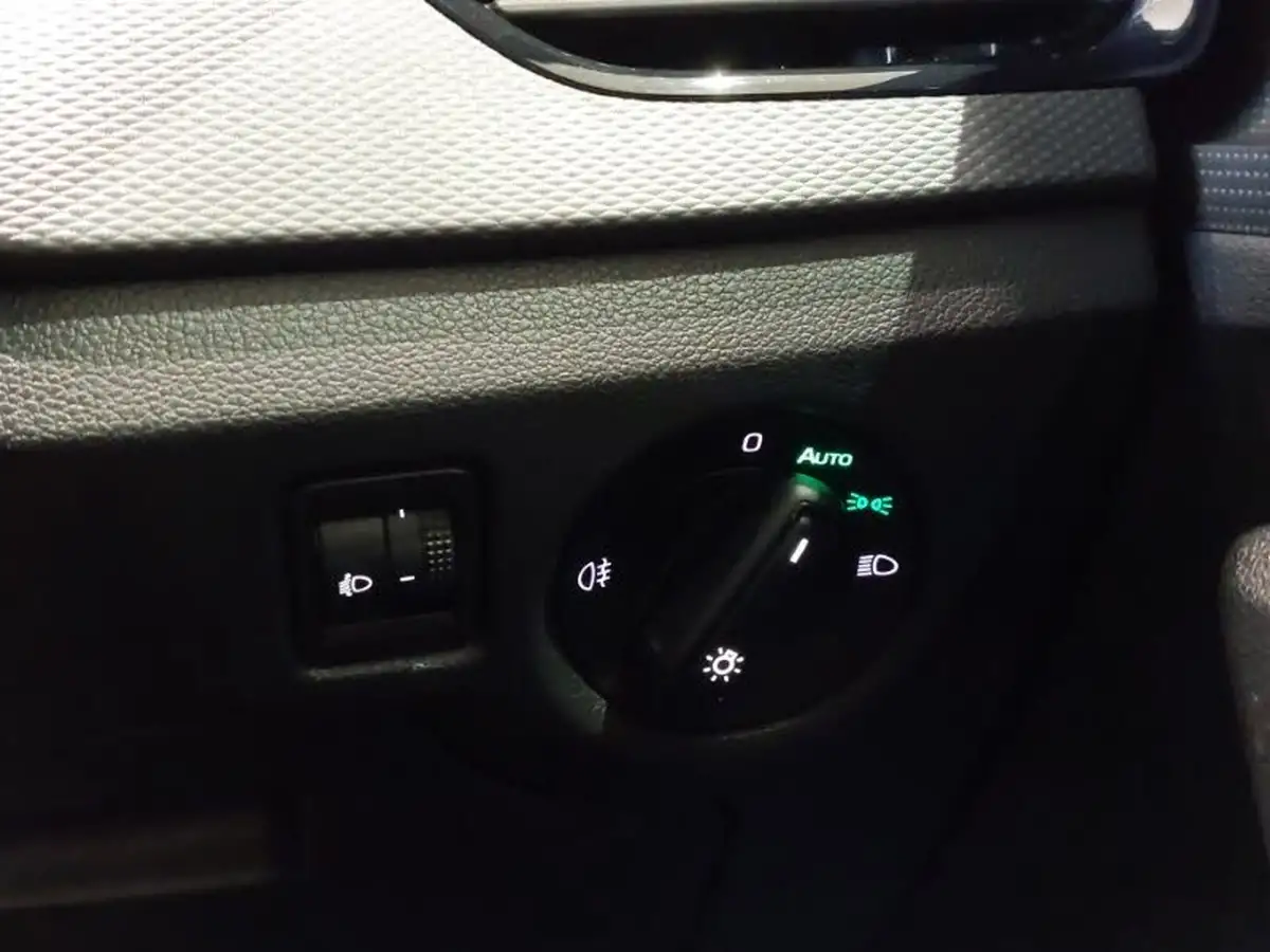 2022-skoda-kamiq-10-tsi-se-111ps-dsg-big-17