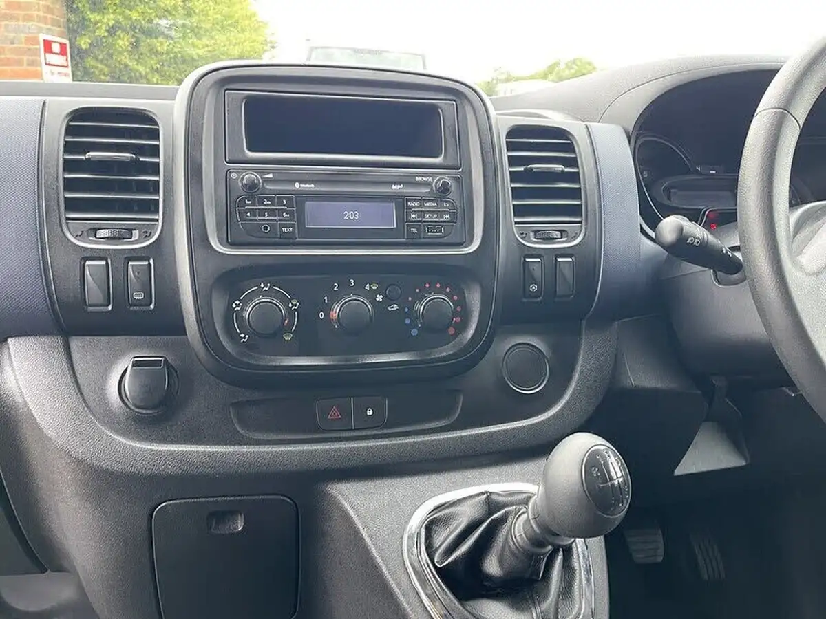 2016-vauxhall-vivaro-16cdti-2900-ecoflex-l1h1-90ps-panel-van-big-31