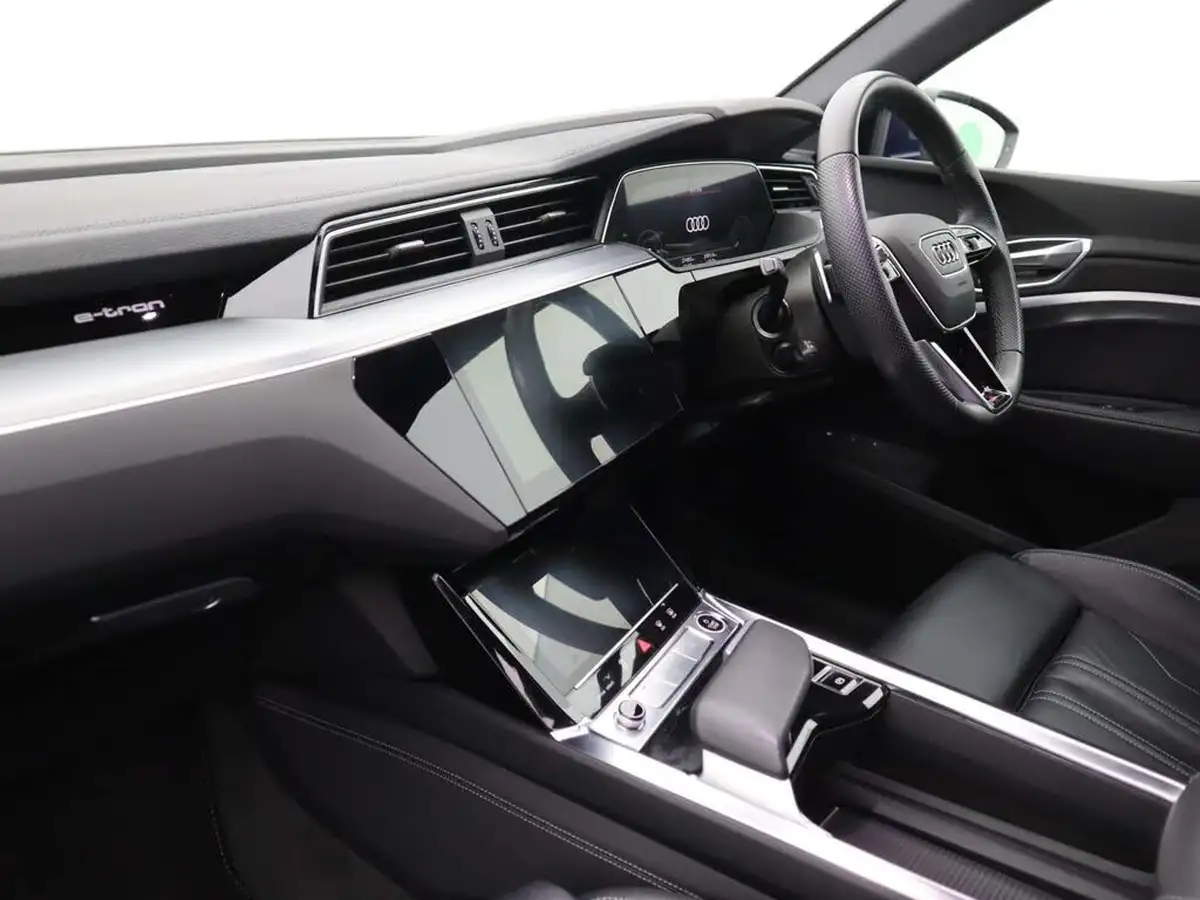 2022-audi-e-tron-50e-s-line-station-wagon-big-14
