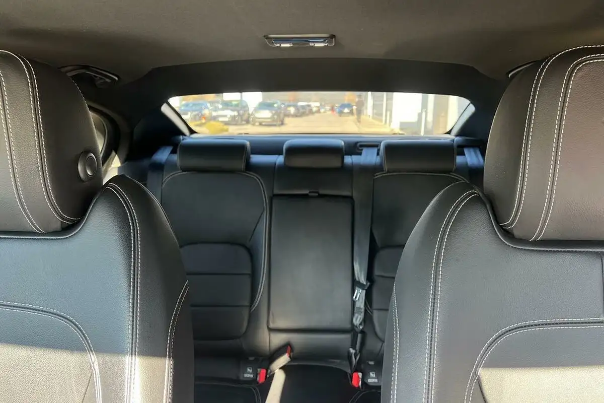 2020-jaguar-xe-20d-r-dynamic-s-big-36