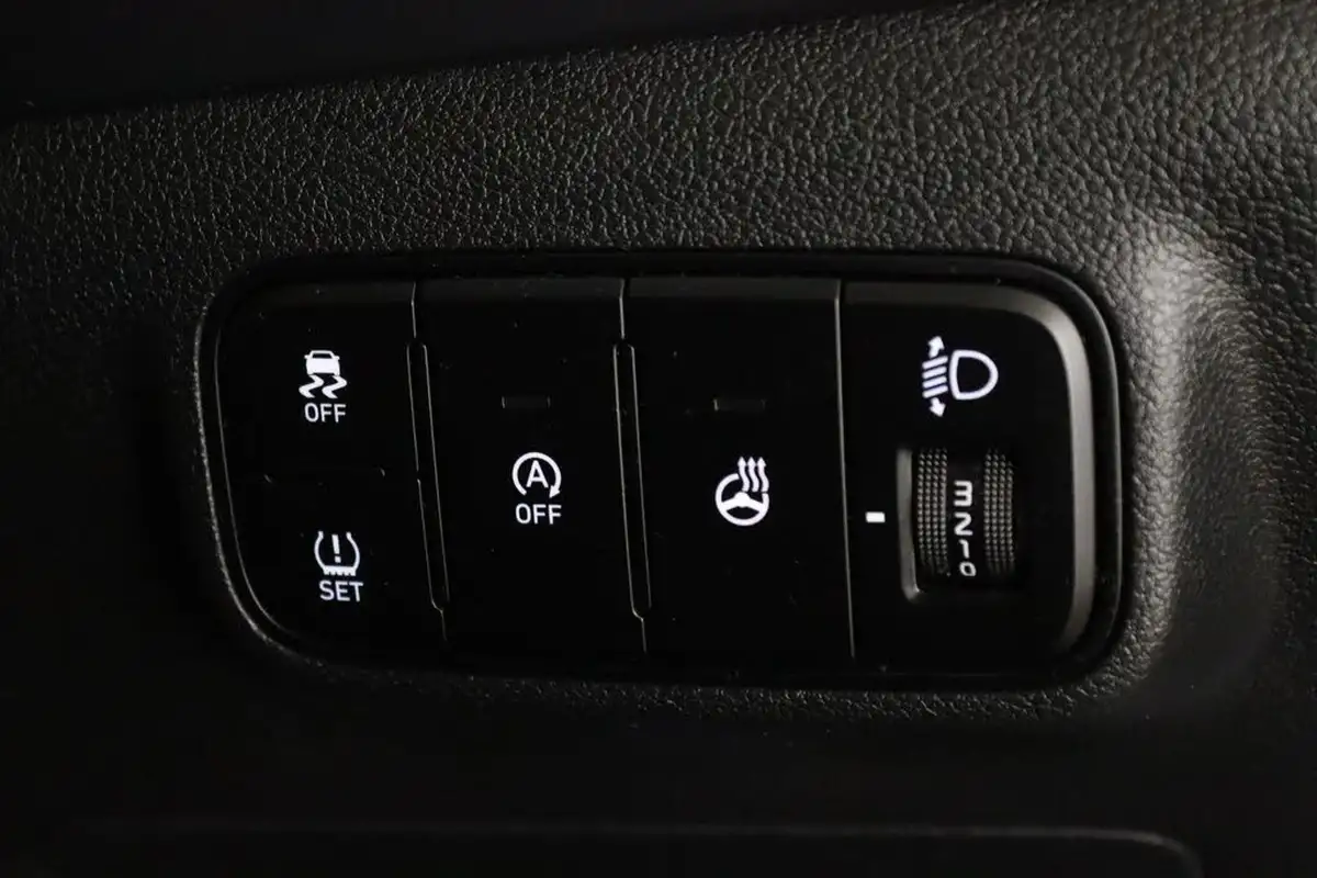 2023-hyundai-bayon-10-t-gdi-premium-100ps-dct-big-18