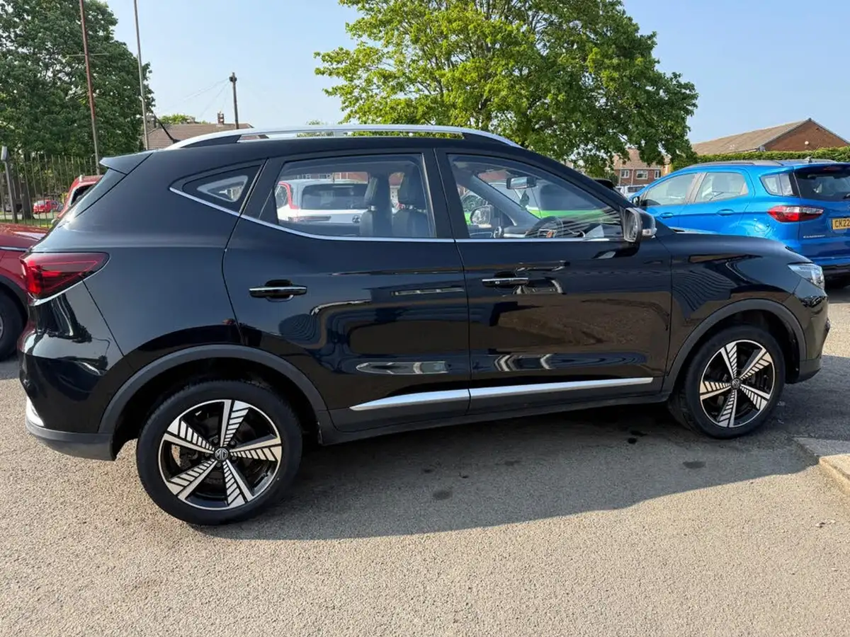 2021-mg-zs-suv-e-exclusive-ev-big-19
