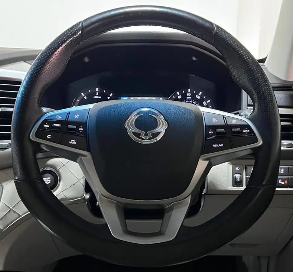 2018-kgm-ssangyong-rexton-22td-ultimate-big-7
