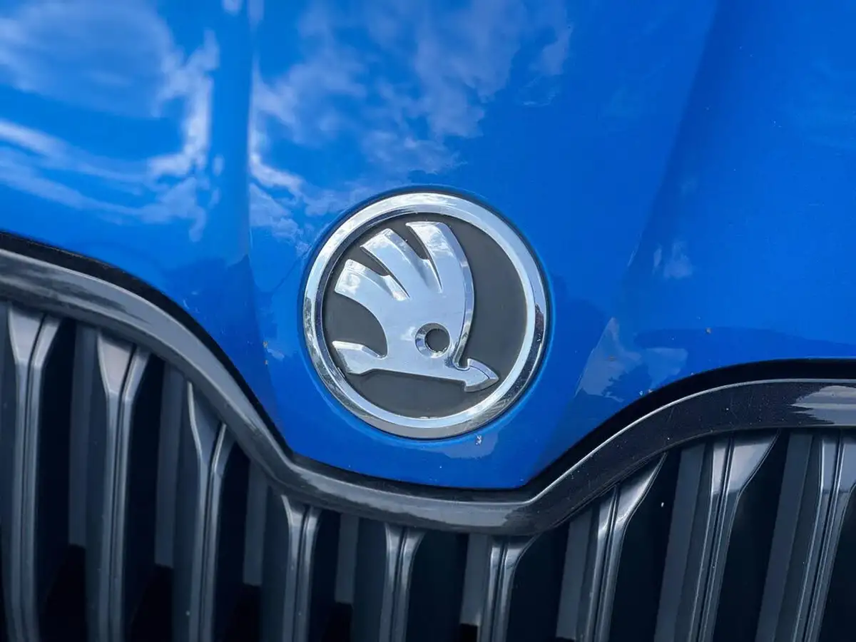 2014-skoda-octavia-20tdi-vrs-hatchback-dsg-big-32