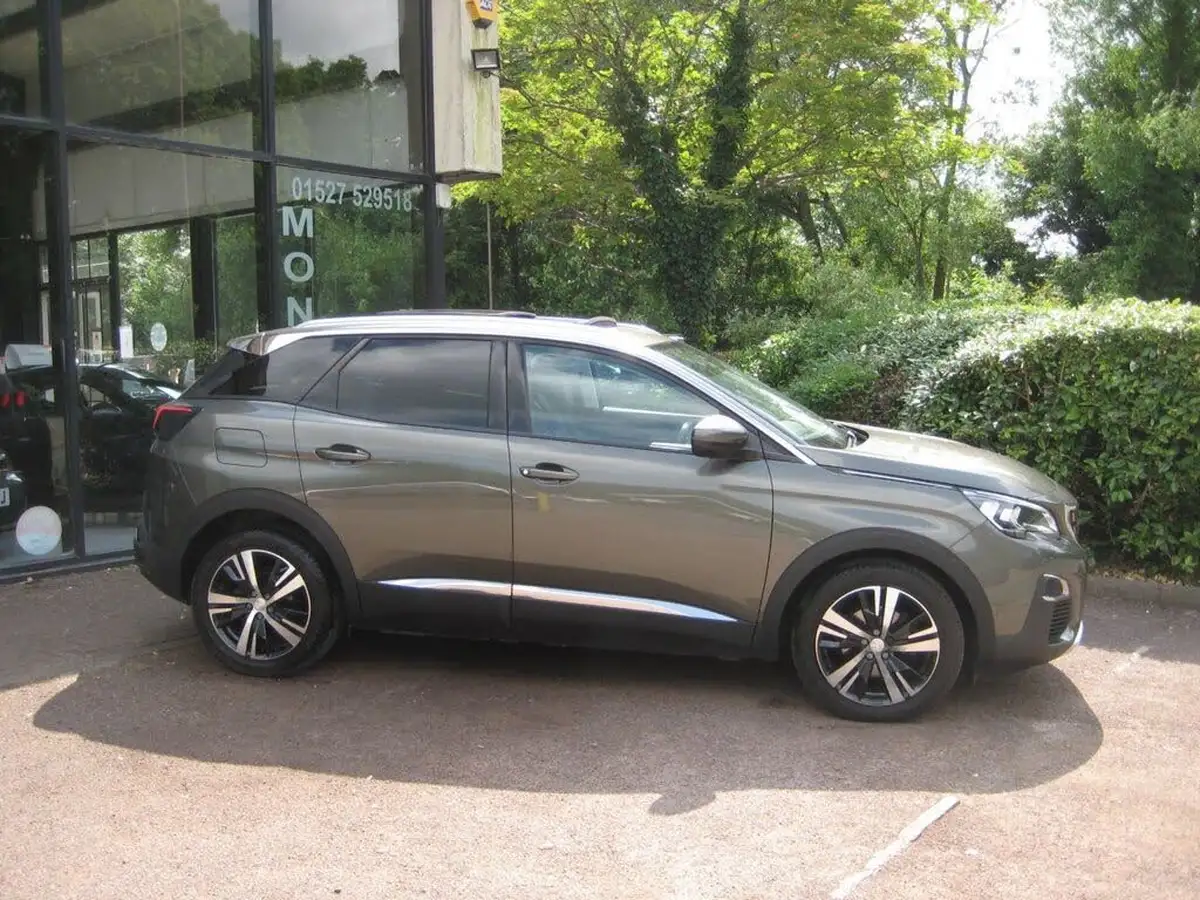 2017-peugeot-3008-suv-12-puretech-allure-big-2