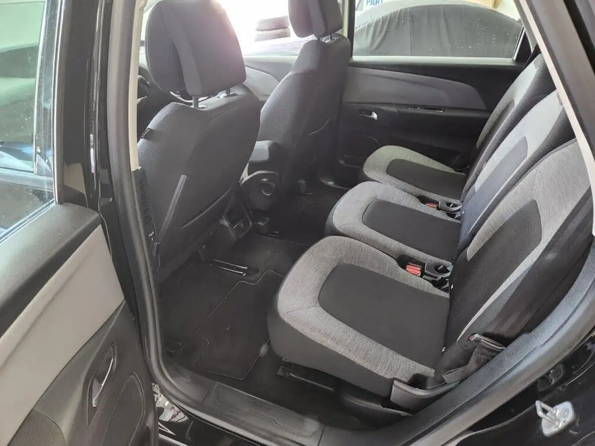 2017-citroen-c4-picasso-16bluehdi-touch-edition-100ps-ss-big-25