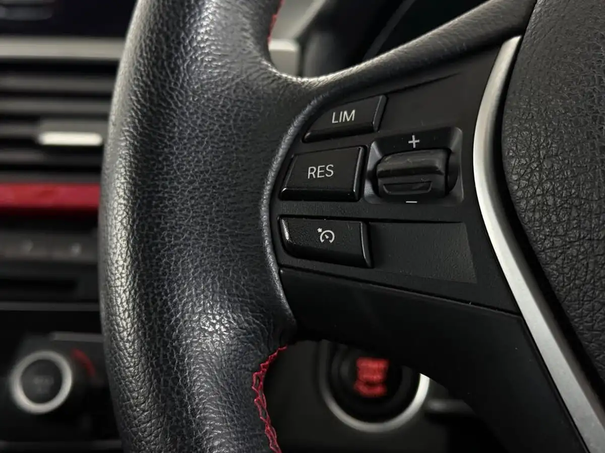 2016-bmw-3-series-15-318i-sport-saloon-4d-big-20