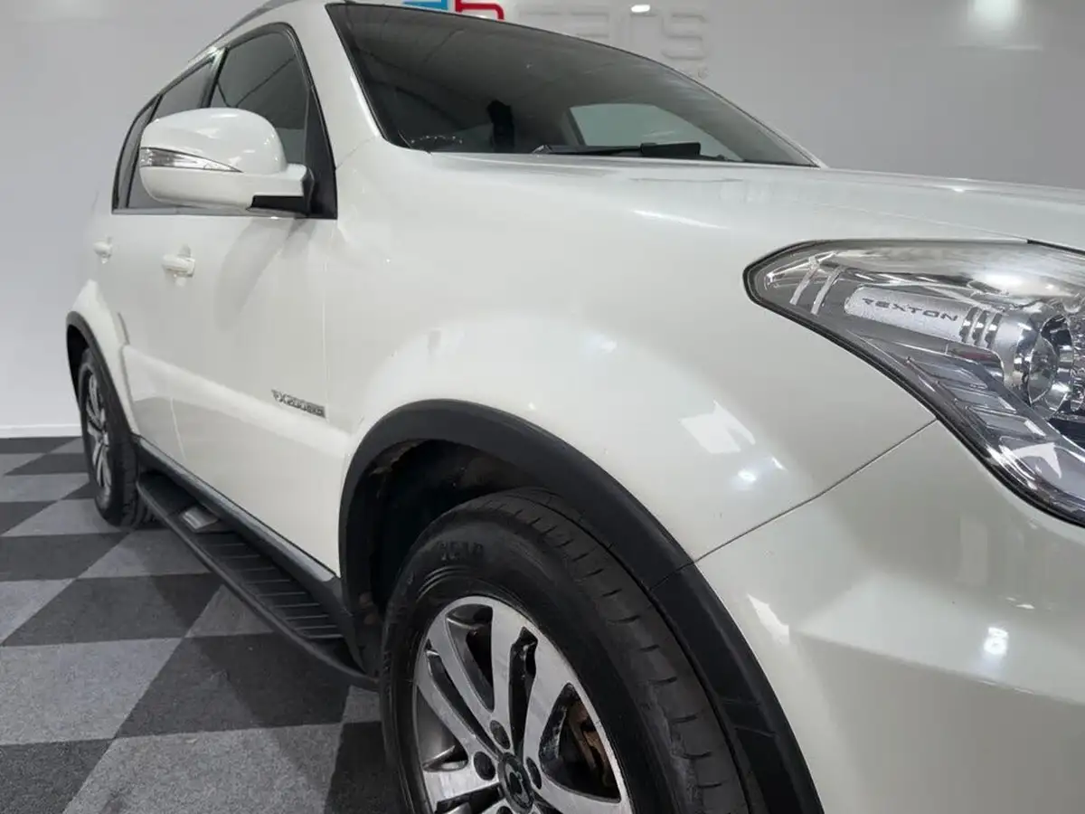 2014-kgm-ssangyong-rexton-w-20td-ex-t-tronic-big-5