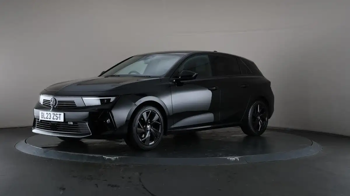 2023-vauxhall-astra-12-turbo-gs-hatchback-big-43