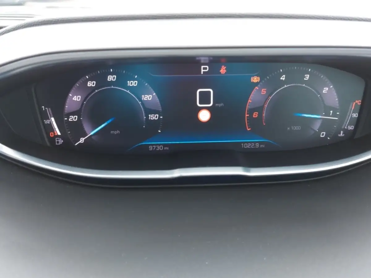 2024-peugeot-3008-suv-15-bluehdi-allure-big-12
