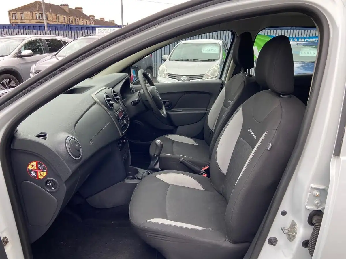 2013-dacia-sandero-stepway-09-ambiance-big-9
