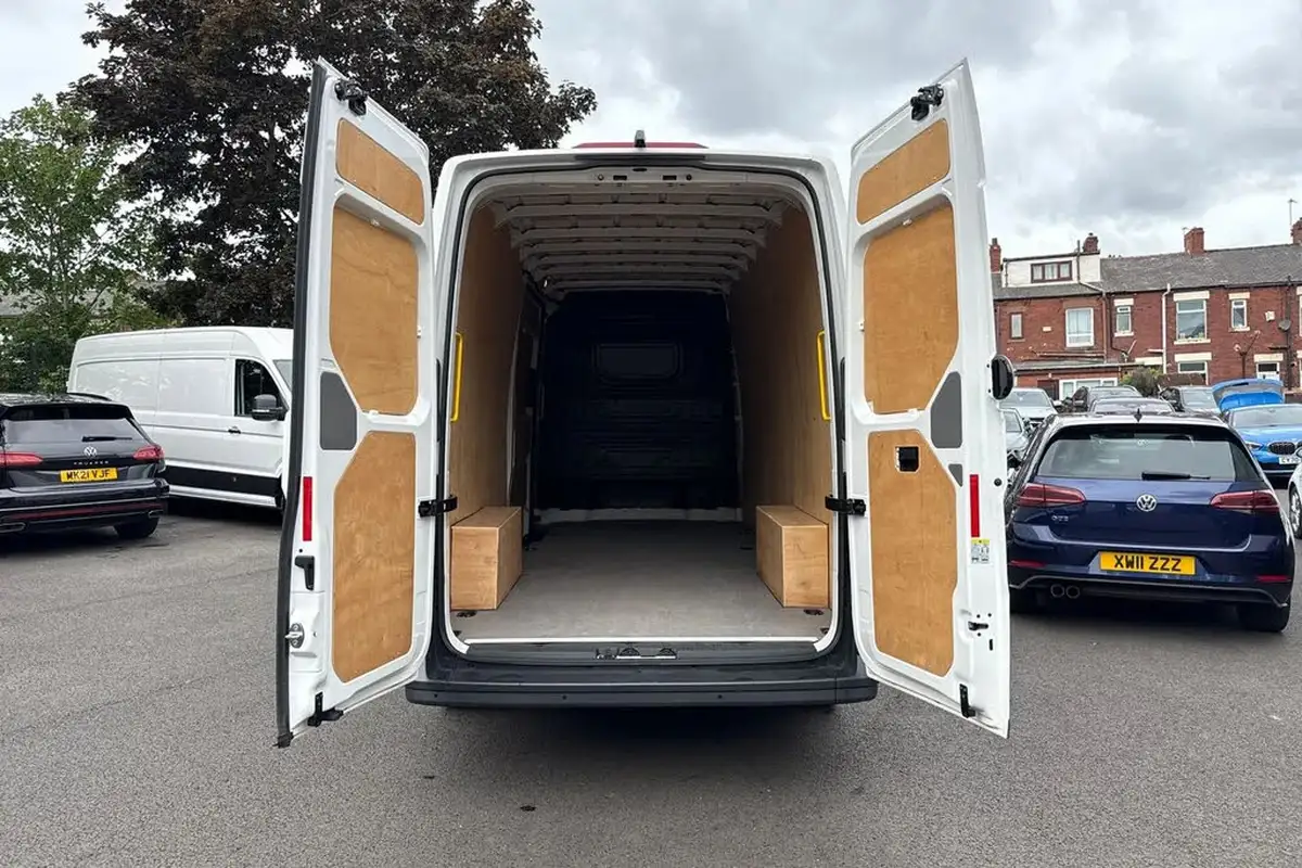 2024-volkswagen-crafter-big-32